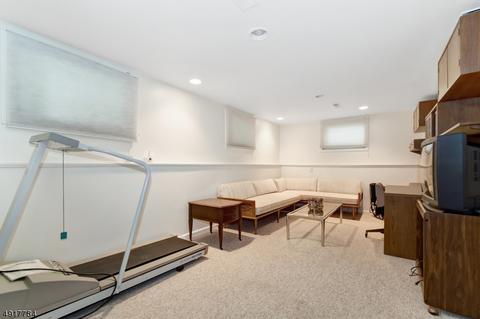 890 Gloucester Rd, Union, NJ 07083 photo 8
