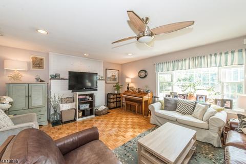 14 Surrey Dr, Wayne, NJ 07470 photo 3