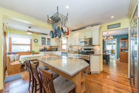 14 Surrey Dr, Wayne, NJ 07470 photo 5