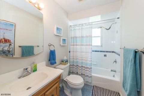 14 Surrey Dr, Wayne, NJ 07470 photo 13