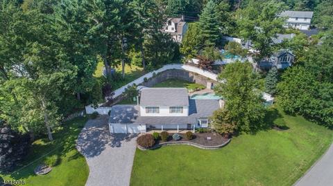 14 Surrey Dr, Wayne, NJ 07470 photo 2