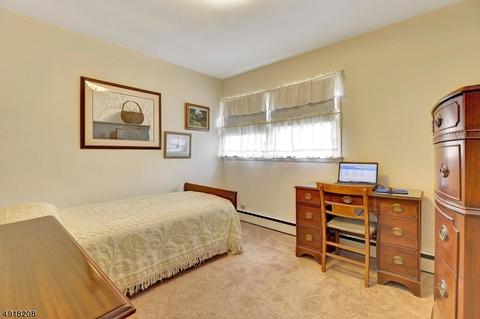 710 Evans St, Paramus, NJ 07652 photo 17