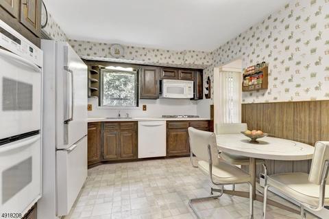 710 Evans St, Paramus, NJ 07652 photo 10