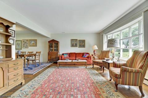 710 Evans St, Paramus, NJ 07652 photo 4