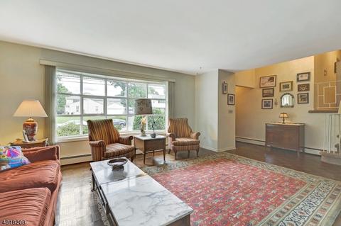 710 Evans St, Paramus, NJ 07652 photo 6