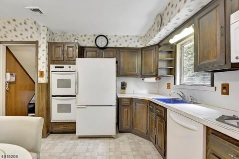 710 Evans St, Paramus, NJ 07652 photo 11