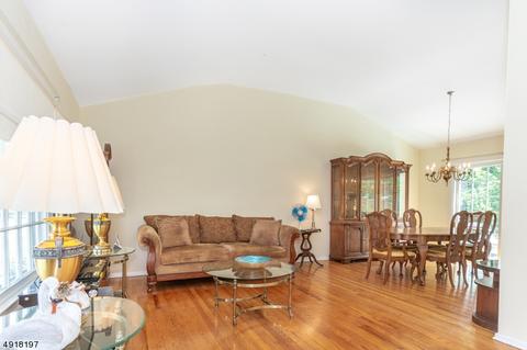 16 Palmer Dr, Wayne, NJ 07470 photo 5