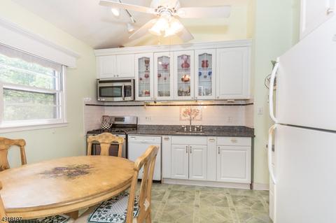 16 Palmer Dr, Wayne, NJ 07470 photo 8