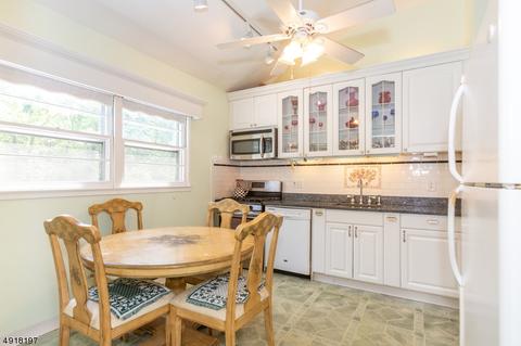 16 Palmer Dr, Wayne, NJ 07470 photo 10
