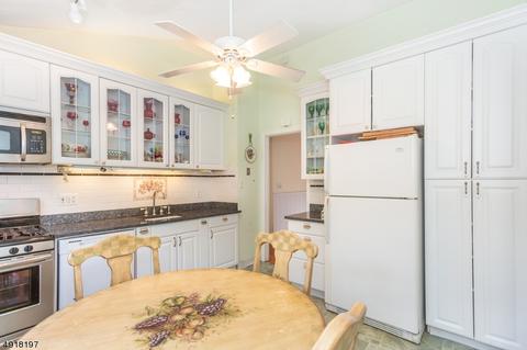16 Palmer Dr, Wayne, NJ 07470 photo 9