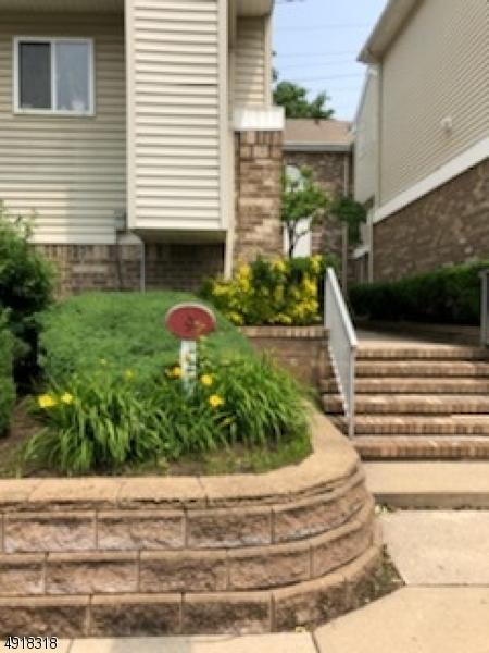 902 Madaline Dr, Avenel, NJ 07001 photo 1