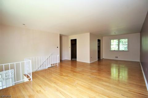 4 Bartles Ln, Flemington, NJ 08822 photo 2