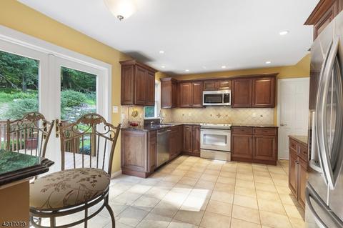 16 Colby Dr, Byram Township, NJ 07821 photo 8