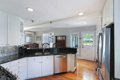 17 W Main St, Mendham, NJ 07945 photo 10
