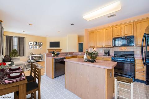 57 Saxton Dr, Hackettstown, NJ 07840 photo 8