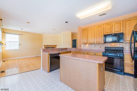 57 Saxton Dr, Hackettstown, NJ 07840 photo 7