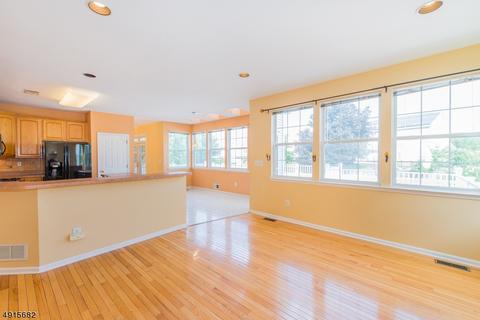 57 Saxton Dr, Hackettstown, NJ 07840 photo 10