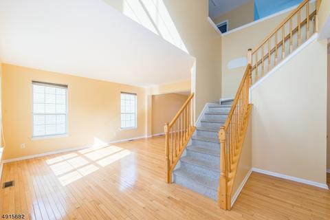 57 Saxton Dr, Hackettstown, NJ 07840 photo 2