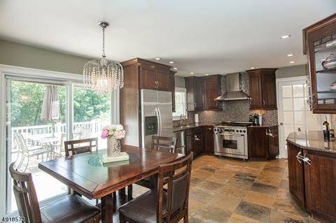 18 Ashwood Ln, Wayne, NJ 07470 photo 4