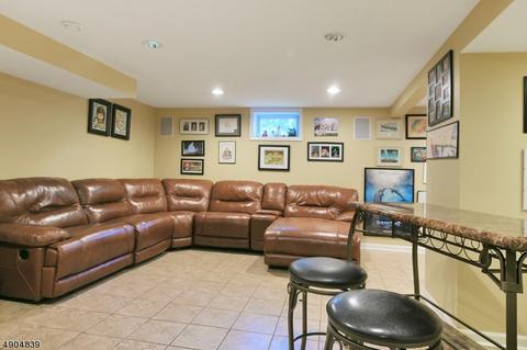 300 Indian Rd, Wayne, NJ 07470 photo 17