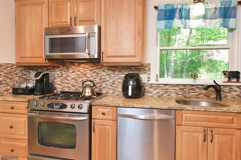 300 Indian Rd, Wayne, NJ 07470 photo 6