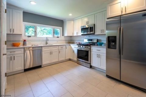 390 Harvey Pl, Plainfield, NJ 07062 photo 4