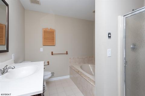 334 Carnegie Ct, Hackettstown, NJ 07840 photo 17