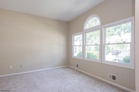 334 Carnegie Ct, Hackettstown, NJ 07840 photo 4