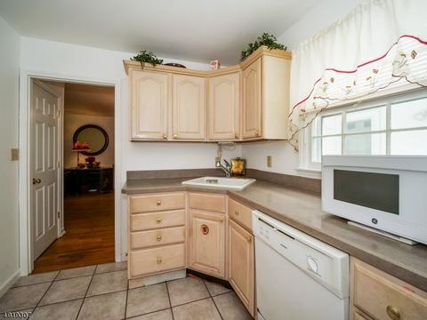 180 Willow Ave Ext, North Plainfield, NJ 07063 photo 8