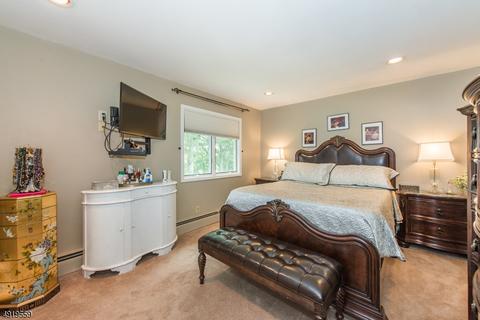 28 Berry Dr, Wayne, NJ 07470 photo 11
