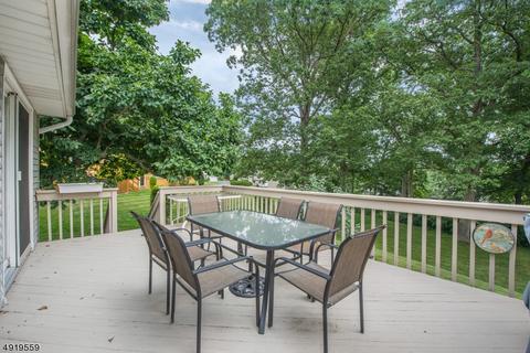 28 Berry Dr, Wayne, NJ 07470 photo 19