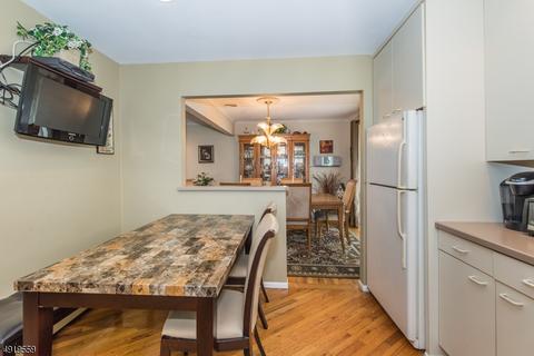 28 Berry Dr, Wayne, NJ 07470 photo 7