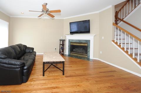 2 Cambridge Pl, Wayne, NJ 07470 photo 3