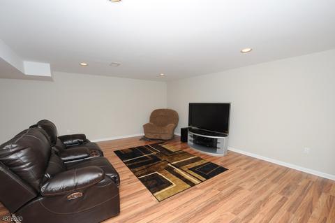 2 Cambridge Pl, Wayne, NJ 07470 photo 12
