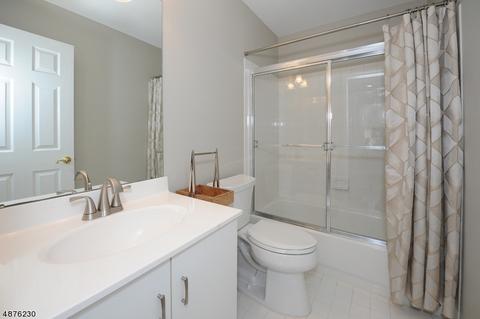 2 Cambridge Pl, Wayne, NJ 07470 photo 17