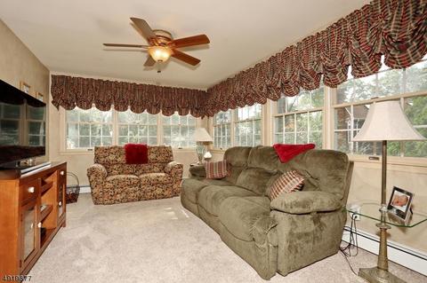 17 Pineview Dr, Waldwick, NJ 07463 photo 7