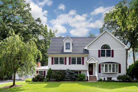 17 Pineview Dr, Waldwick, NJ 07463 photo 1