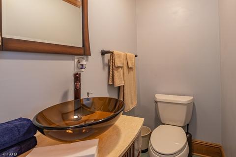 22 Maple Ave, Waldwick, NJ 07463 photo 12