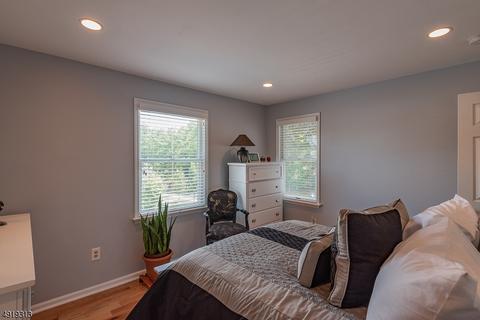 22 Maple Ave, Waldwick, NJ 07463 photo 14