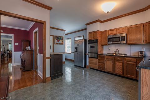 22 Maple Ave, Waldwick, NJ 07463 photo 9