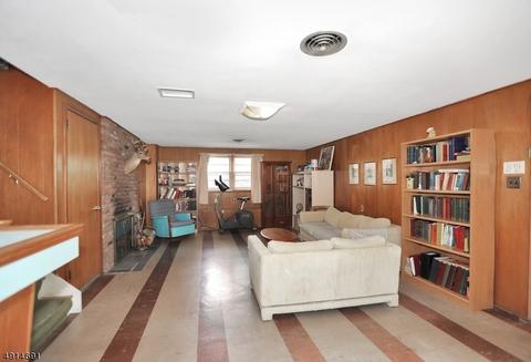 294 Maril Ct, Paramus, NJ 07652 photo 15