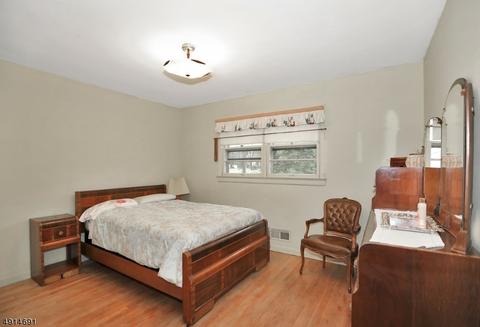 294 Maril Ct, Paramus, NJ 07652 photo 9