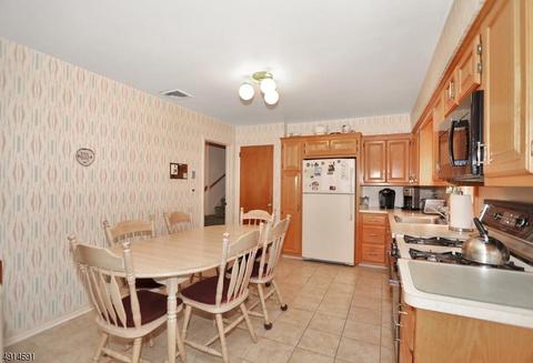 294 Maril Ct, Paramus, NJ 07652 photo 7