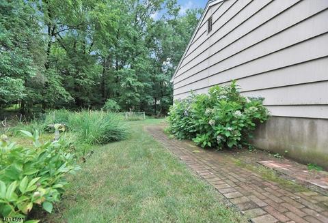 294 Maril Ct, Paramus, NJ 07652 photo 18
