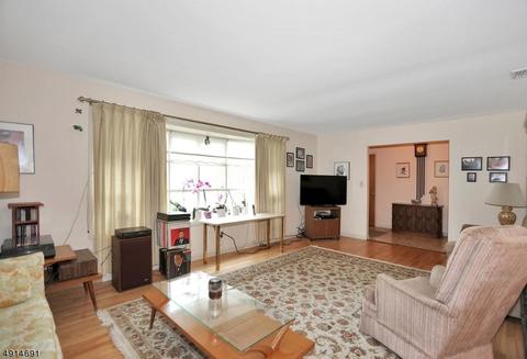 294 Maril Ct, Paramus, NJ 07652 photo 5