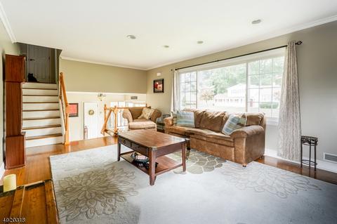 66 Braemar Dr, Wayne, NJ 07470 photo 4