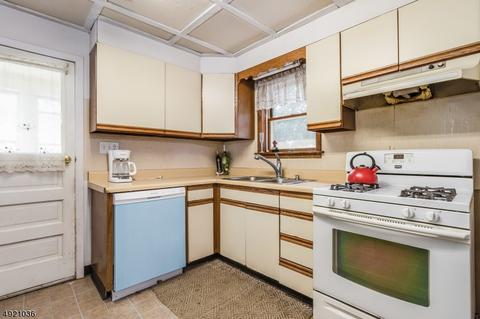 203 E Central Ave, Alpha, NJ 08865 photo 8