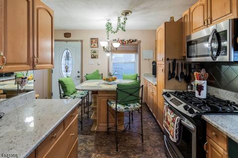 22 Cook Rd, Nutley, NJ 07110 photo 4