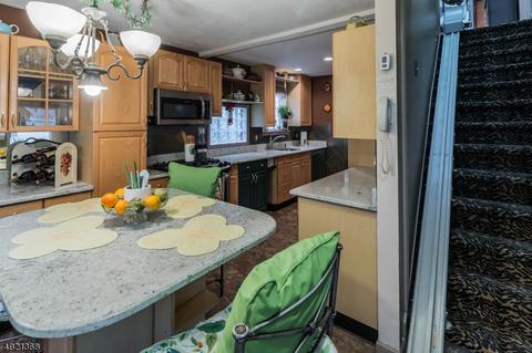 22 Cook Rd, Nutley, NJ 07110 photo 2