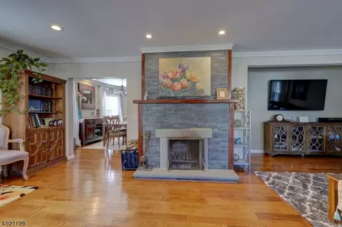 60 High St, Wayne, NJ 07470 photo 3